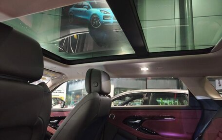 Land Rover Range Rover Evoque II, 2024 год, 5 990 000 рублей, 14 фотография