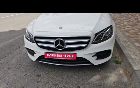 Mercedes-Benz E-Класс, 2019 год, 3 500 000 рублей, 1 фотография