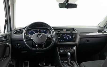 Volkswagen Tiguan II, 2018 год, 2 649 953 рублей, 6 фотография