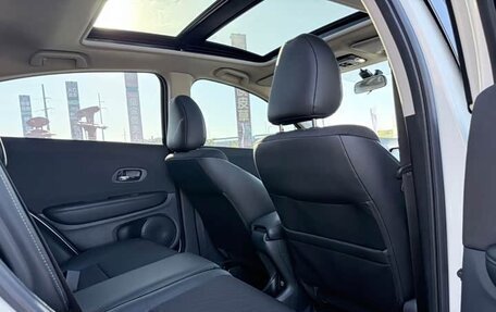 Honda Vezel, 2022 год, 1 670 013 рублей, 19 фотография