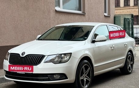 Skoda Superb III рестайлинг, 2013 год, 930 000 рублей, 3 фотография