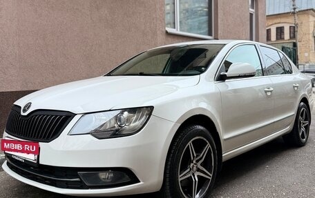 Skoda Superb III рестайлинг, 2013 год, 930 000 рублей, 4 фотография