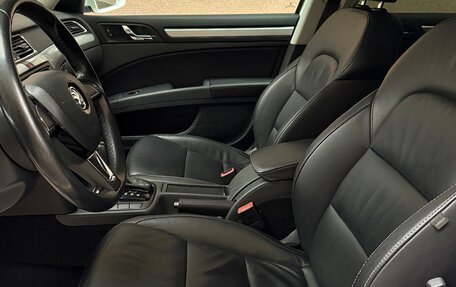 Skoda Superb III рестайлинг, 2013 год, 930 000 рублей, 27 фотография