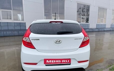 Hyundai Solaris II рестайлинг, 2015 год, 1 100 000 рублей, 5 фотография