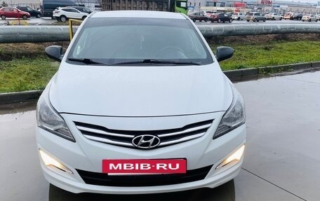 Hyundai Solaris II рестайлинг, 2015 год, 1 100 000 рублей, 2 фотография