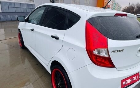 Hyundai Solaris II рестайлинг, 2015 год, 1 100 000 рублей, 6 фотография