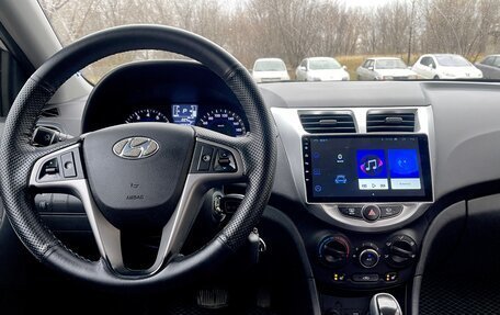 Hyundai Solaris II рестайлинг, 2015 год, 1 100 000 рублей, 9 фотография