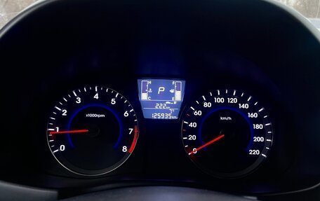 Hyundai Solaris II рестайлинг, 2015 год, 1 100 000 рублей, 11 фотография