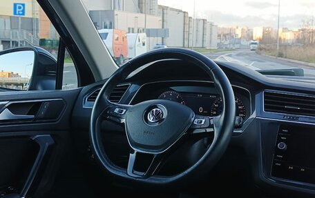 Volkswagen Tiguan II, 2017 год, 1 999 000 рублей, 13 фотография