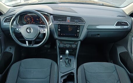 Volkswagen Tiguan II, 2017 год, 1 999 000 рублей, 9 фотография