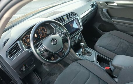 Volkswagen Tiguan II, 2017 год, 1 999 000 рублей, 10 фотография