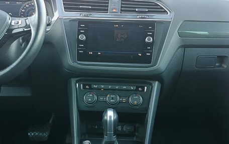 Volkswagen Tiguan II, 2017 год, 1 999 000 рублей, 15 фотография