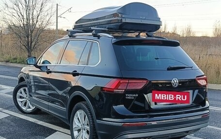 Volkswagen Tiguan II, 2017 год, 1 999 000 рублей, 6 фотография