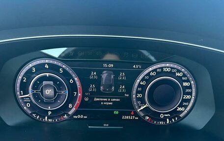 Volkswagen Tiguan II, 2017 год, 1 849 000 рублей, 14 фотография