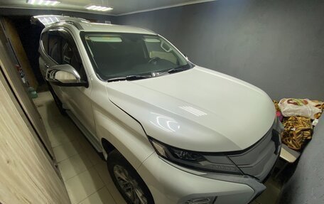 Mitsubishi Pajero Sport III рестайлинг, 2021 год, 4 150 000 рублей, 6 фотография