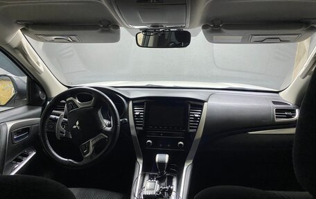 Mitsubishi Pajero Sport III рестайлинг, 2021 год, 4 150 000 рублей, 8 фотография