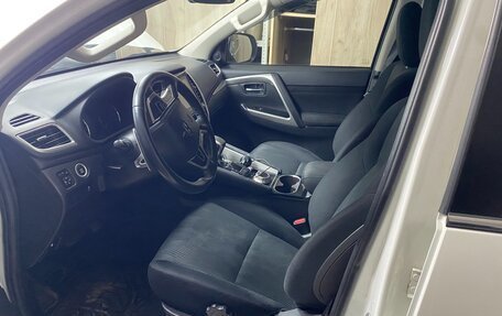 Mitsubishi Pajero Sport III рестайлинг, 2021 год, 4 150 000 рублей, 9 фотография