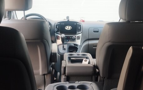 Hyundai Grand Starex Grand Starex I рестайлинг 2, 2020 год, 4 700 000 рублей, 11 фотография