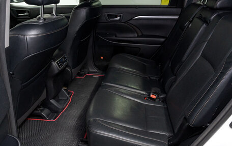 Toyota Highlander III, 2016 год, 3 399 999 рублей, 18 фотография