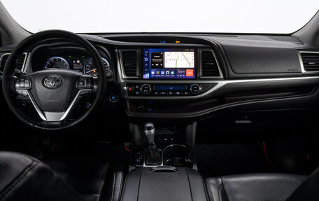 Toyota Highlander III, 2016 год, 3 399 999 рублей, 23 фотография