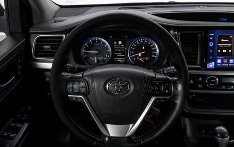 Toyota Highlander III, 2016 год, 3 399 999 рублей, 24 фотография