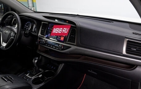 Toyota Highlander III, 2016 год, 3 399 999 рублей, 21 фотография