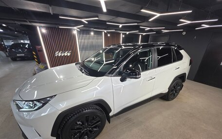 Toyota RAV4, 2020 год, 4 500 000 рублей, 5 фотография