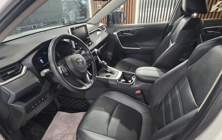 Toyota RAV4, 2020 год, 4 500 000 рублей, 8 фотография