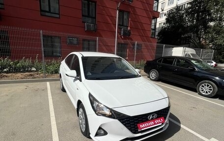 Hyundai Solaris II рестайлинг, 2020 год, 1 240 000 рублей, 3 фотография