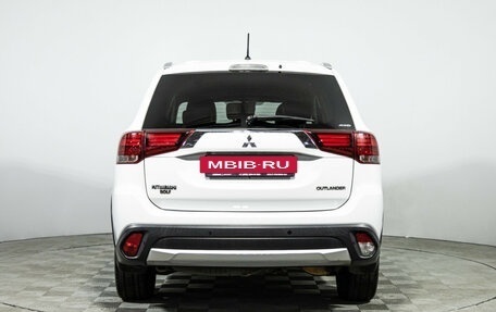 Mitsubishi Outlander III рестайлинг 3, 2015 год, 1 599 585 рублей, 6 фотография
