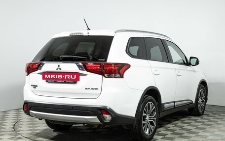 Mitsubishi Outlander III рестайлинг 3, 2015 год, 1 599 585 рублей, 5 фотография