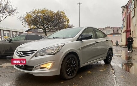 Hyundai Solaris II рестайлинг, 2014 год, 640 000 рублей, 3 фотография