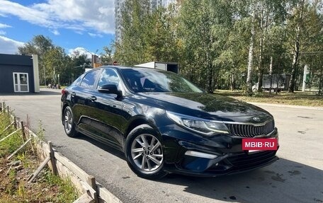 KIA K5 II, 2018 год, 1 740 000 рублей, 2 фотография