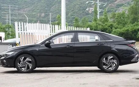 Hyundai Elantra, 2025 год, 2 200 000 рублей, 4 фотография
