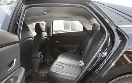Hyundai Elantra, 2025 год, 2 200 000 рублей, 24 фотография