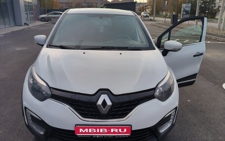 Renault Kaptur I рестайлинг, 2018 год, 890 000 рублей, 3 фотография