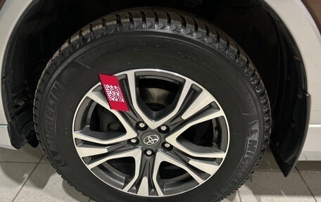 Toyota RAV4, 2016 год, 2 199 000 рублей, 26 фотография