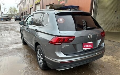 Volkswagen Tiguan II, 2019 год, 2 400 000 рублей, 1 фотография