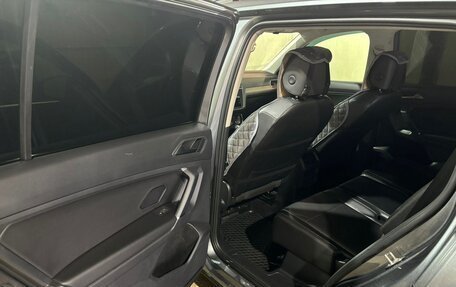 Volkswagen Tiguan II, 2019 год, 2 400 000 рублей, 8 фотография