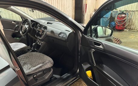 Volkswagen Tiguan II, 2019 год, 2 400 000 рублей, 16 фотография