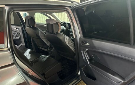 Volkswagen Tiguan II, 2019 год, 2 400 000 рублей, 10 фотография