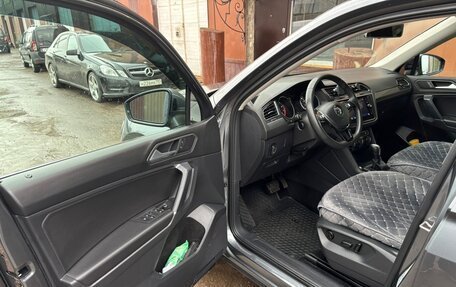 Volkswagen Tiguan II, 2019 год, 2 400 000 рублей, 13 фотография