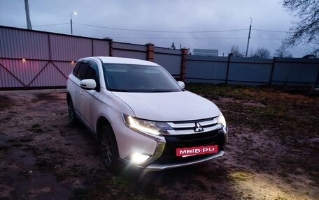 Mitsubishi Outlander III рестайлинг 3, 2017 год, 1 520 000 рублей, 3 фотография
