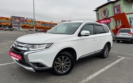 Mitsubishi Outlander III рестайлинг 3, 2017 год, 1 520 000 рублей, 15 фотография
