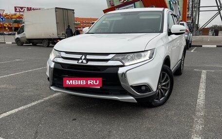 Mitsubishi Outlander III рестайлинг 3, 2017 год, 1 520 000 рублей, 16 фотография