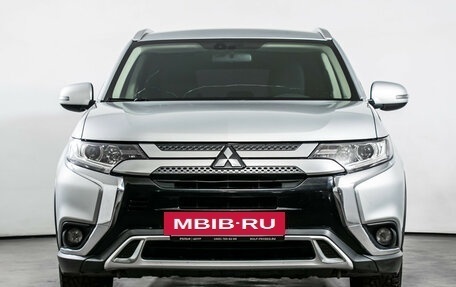 Mitsubishi Outlander III рестайлинг 3, 2018 год, 1 670 000 рублей, 2 фотография