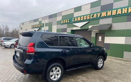 Toyota Land Cruiser Prado 150 рестайлинг 2, 2018 год, 3 800 000 рублей, 2 фотография