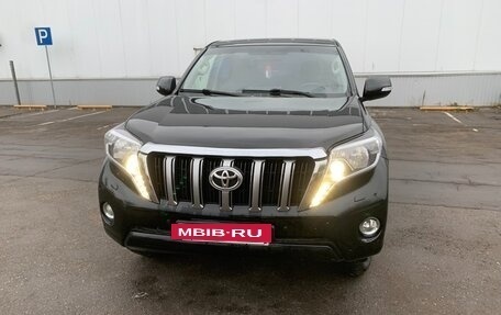 Toyota Land Cruiser Prado 150 рестайлинг 2, 2013 год, 2 750 000 рублей, 6 фотография