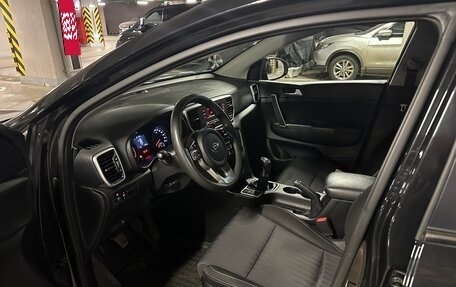 KIA Sportage IV рестайлинг, 2019 год, 1 690 000 рублей, 6 фотография