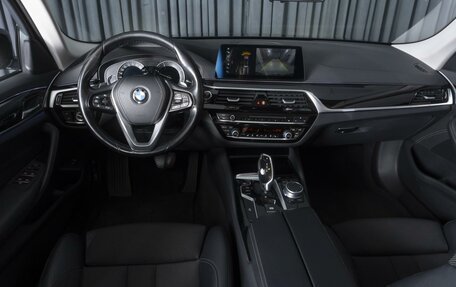 BMW 5 серия, 2019 год, 3 286 000 рублей, 6 фотография